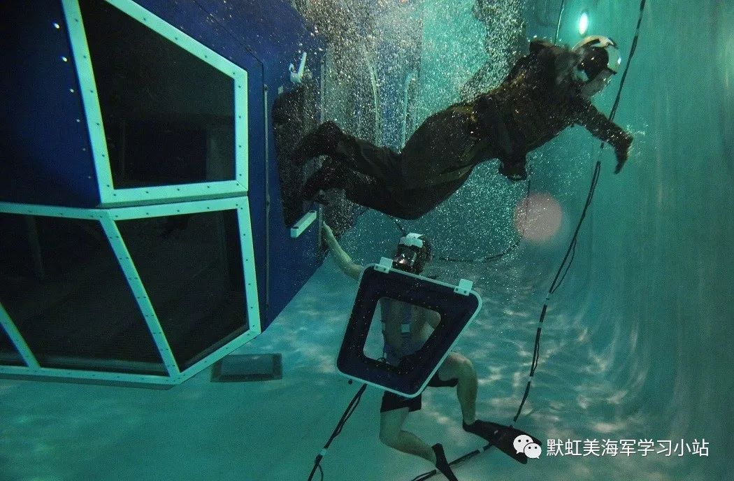 讓“海空衛士”返航要靠給力的救生裝備、訓練和體係(xì)(圖8)